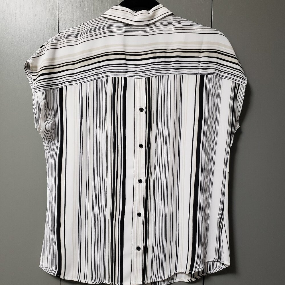 ✨Host Pick ✨NEW Cleo Petite Button-Back Striped Popover Blouse